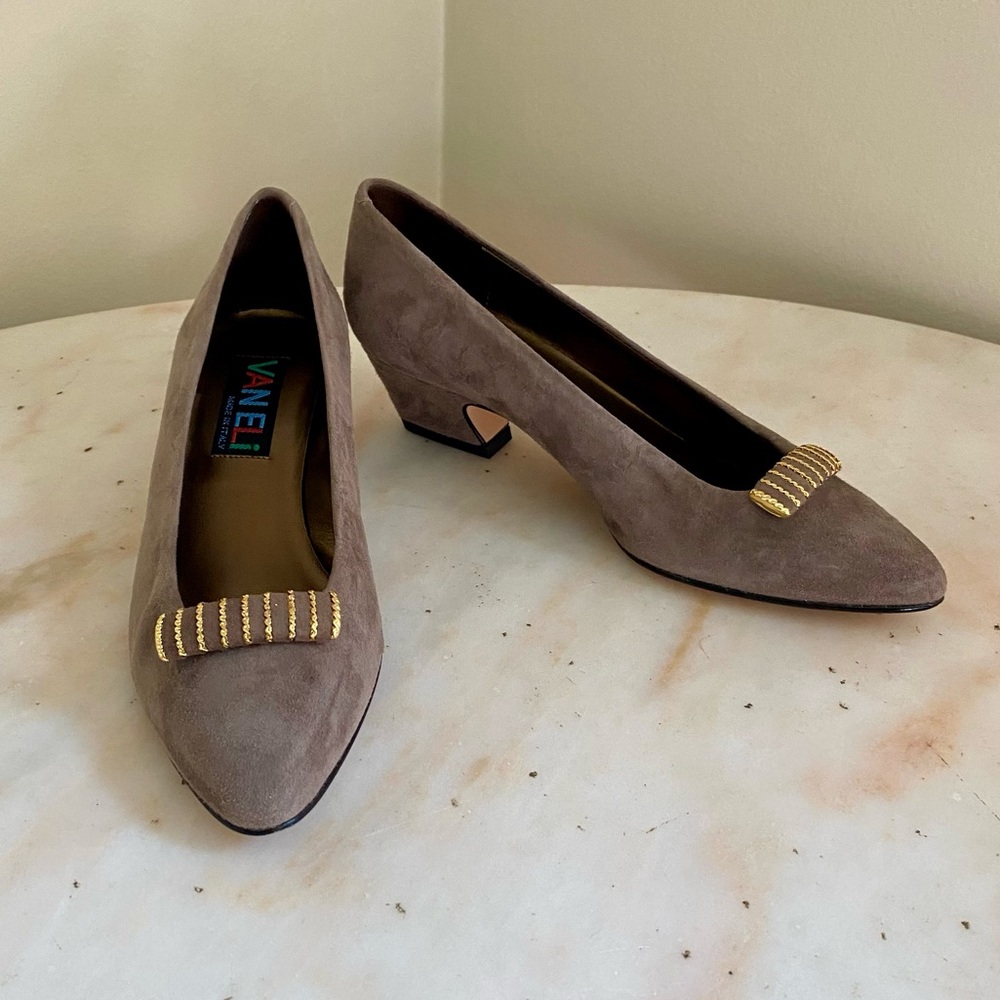 Vintage Talbots 1980s Taupe Suede Heels Size 5.5 Made In Italy